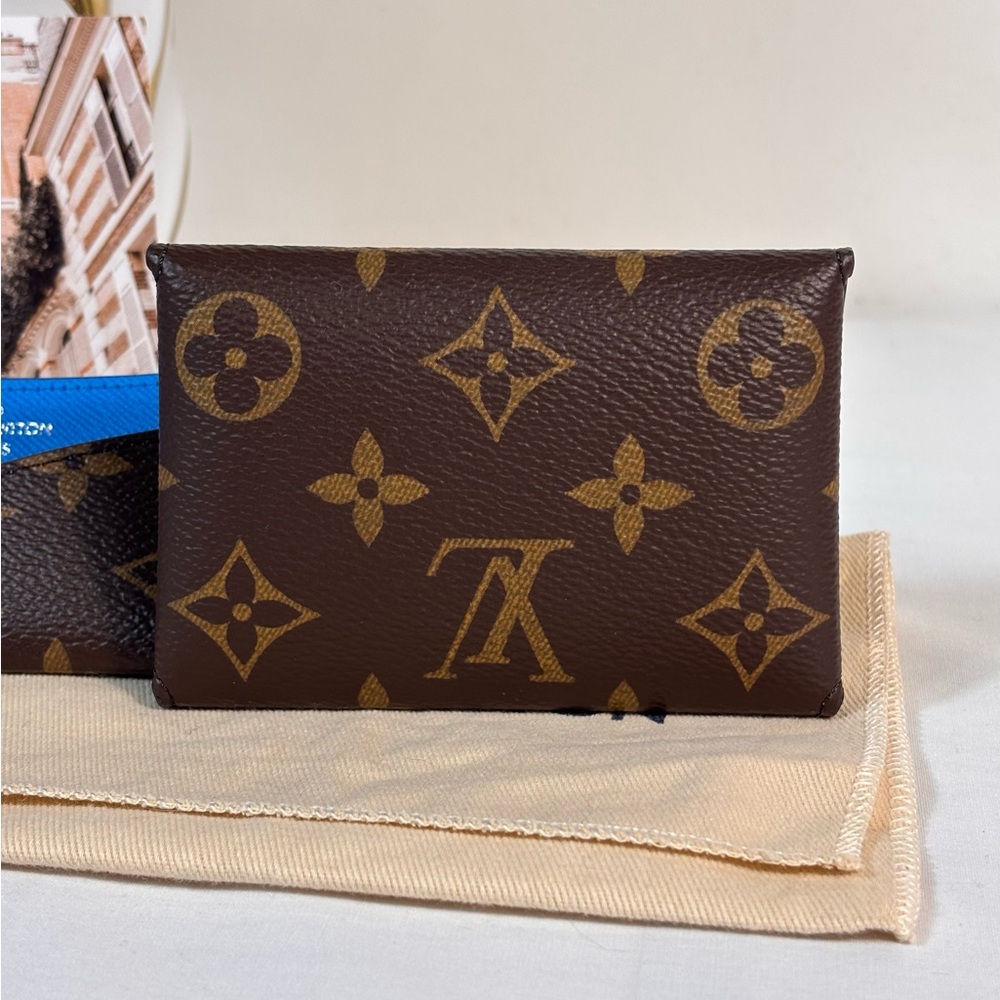 Gorgeous Louis Vuitton Kirigami Cardholder Sold - Picture 3 of 15